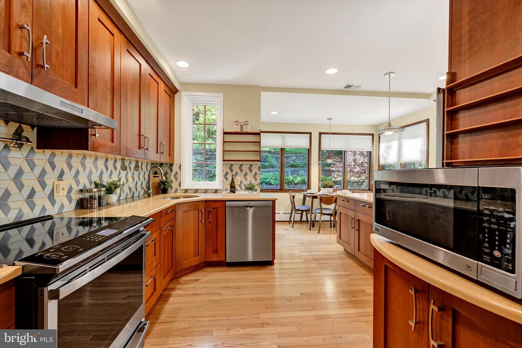 ROLAND PARK - Residential