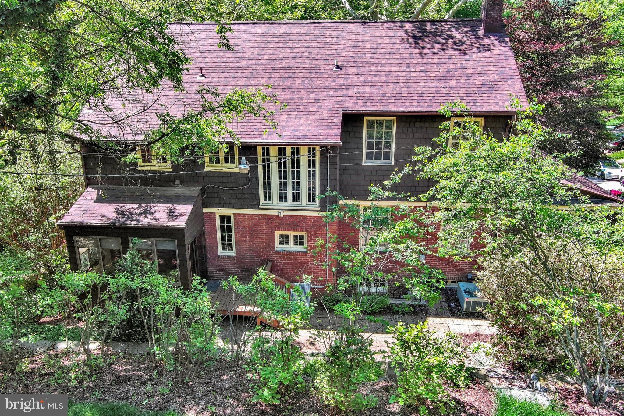 ROLAND PARK - Residential