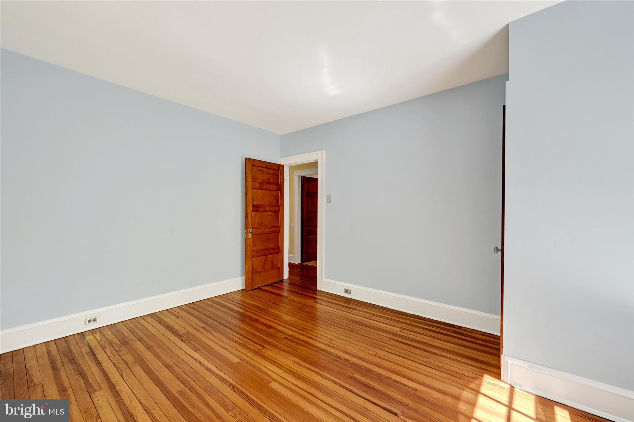 ROLAND PARK - Residential