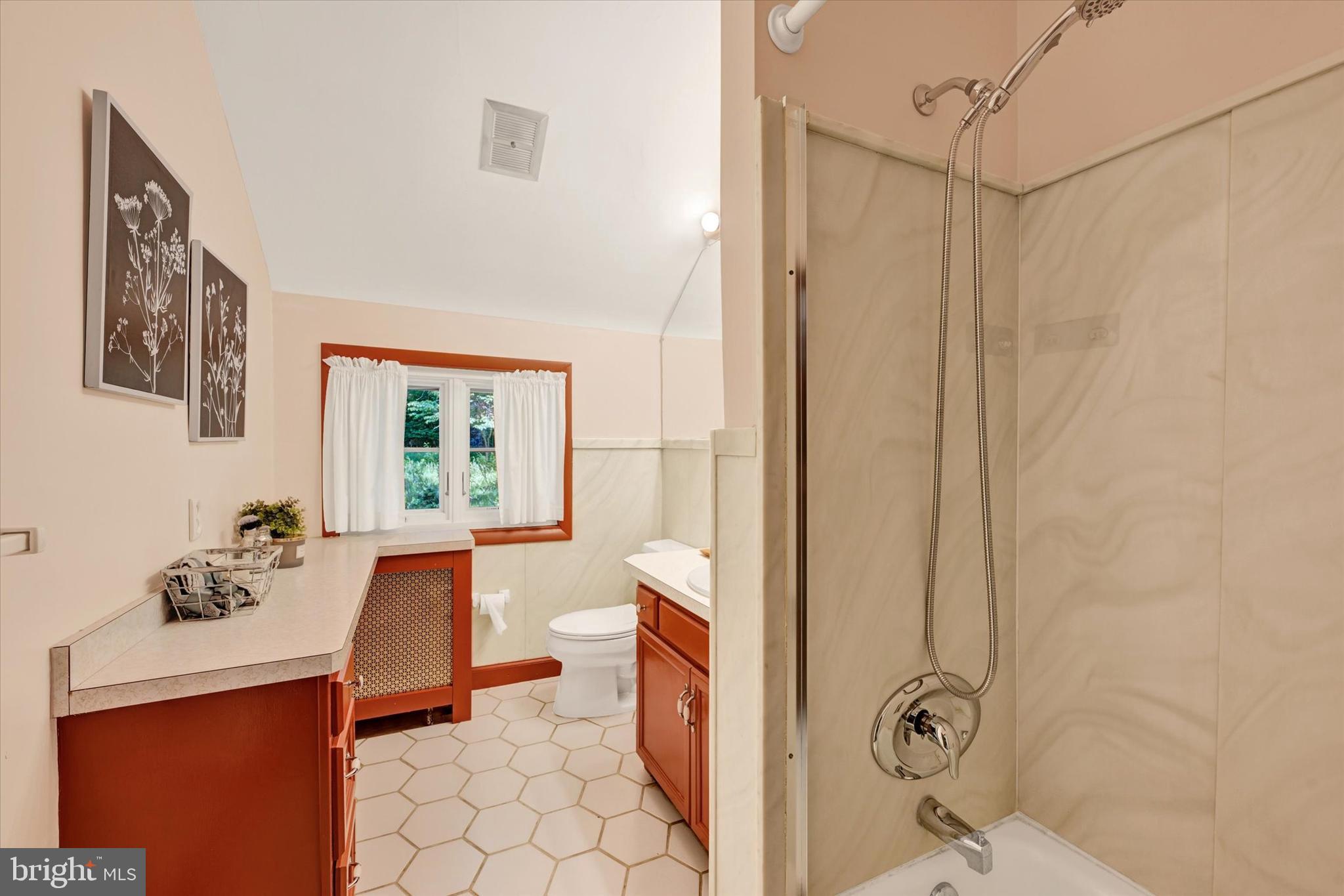 ROLAND PARK - Residential