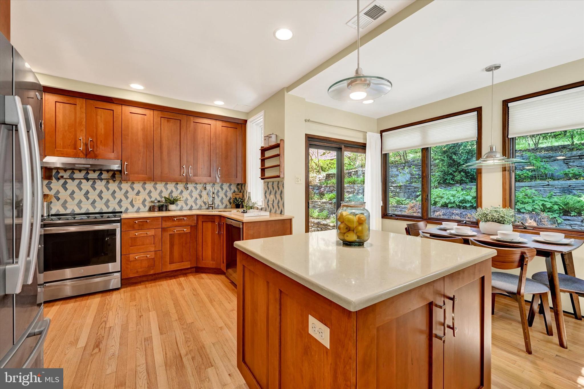 ROLAND PARK - Residential