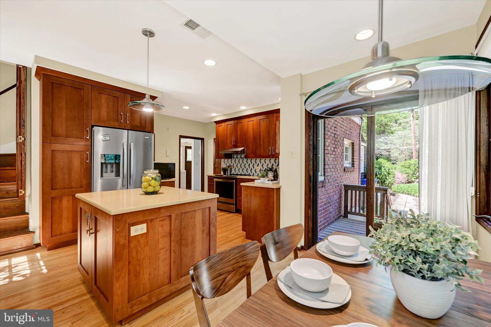 ROLAND PARK - Residential
