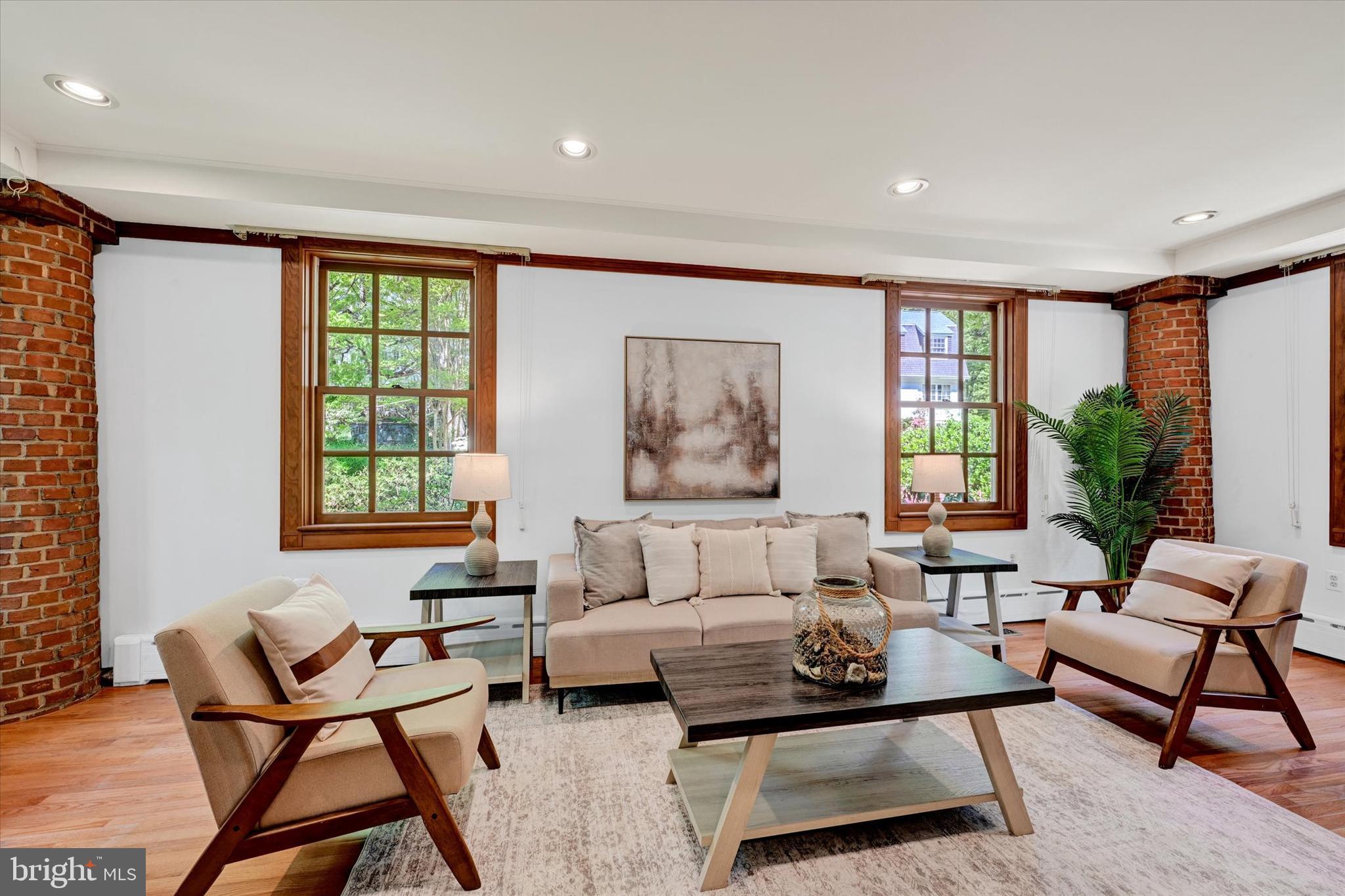 ROLAND PARK - Residential