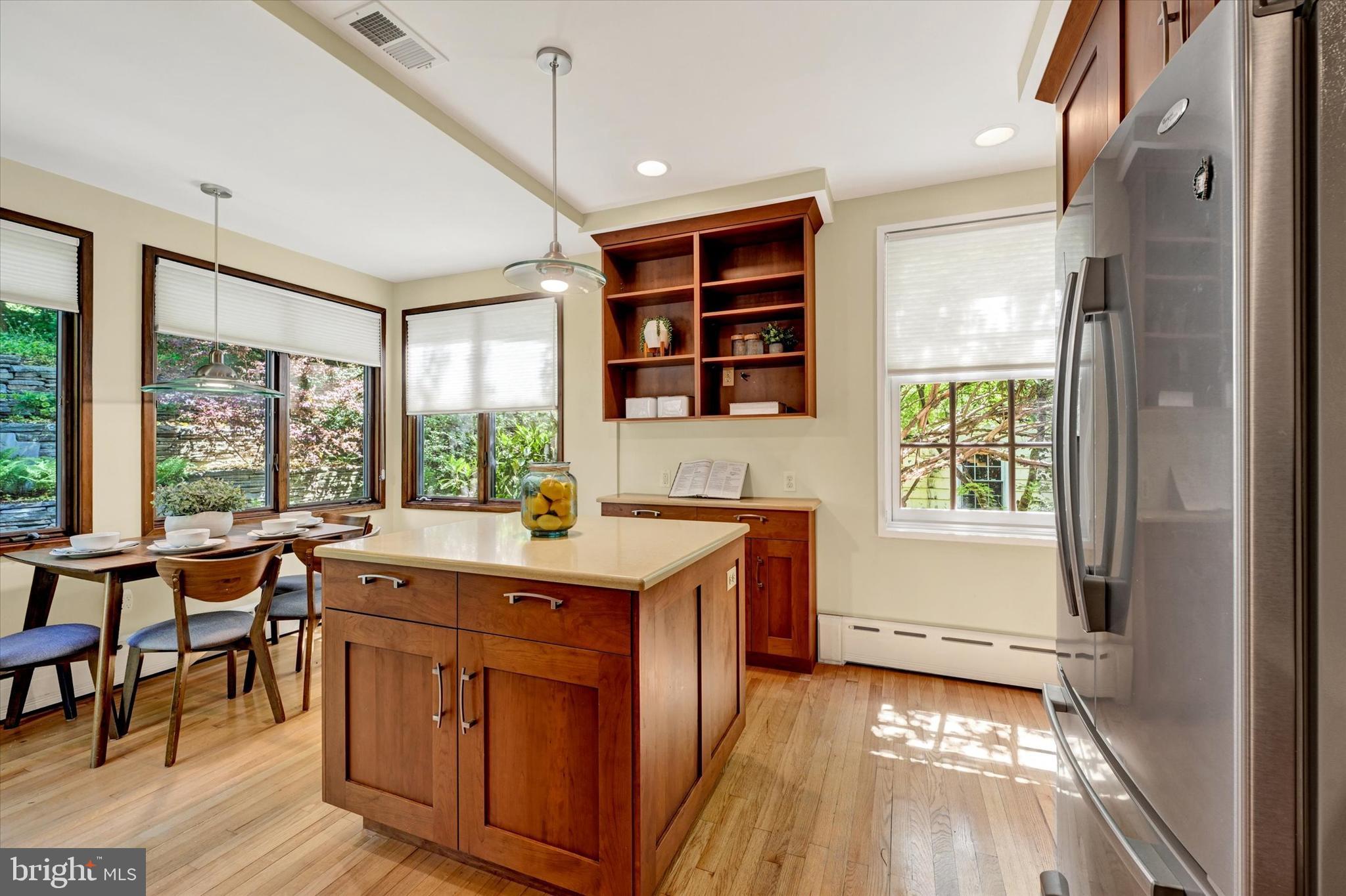 ROLAND PARK - Residential