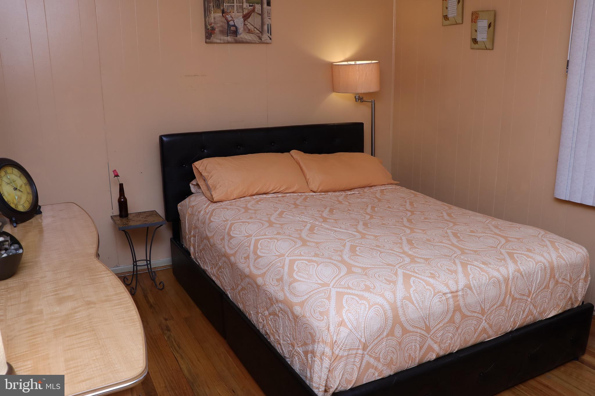 ELMWOOD PARK - Residential