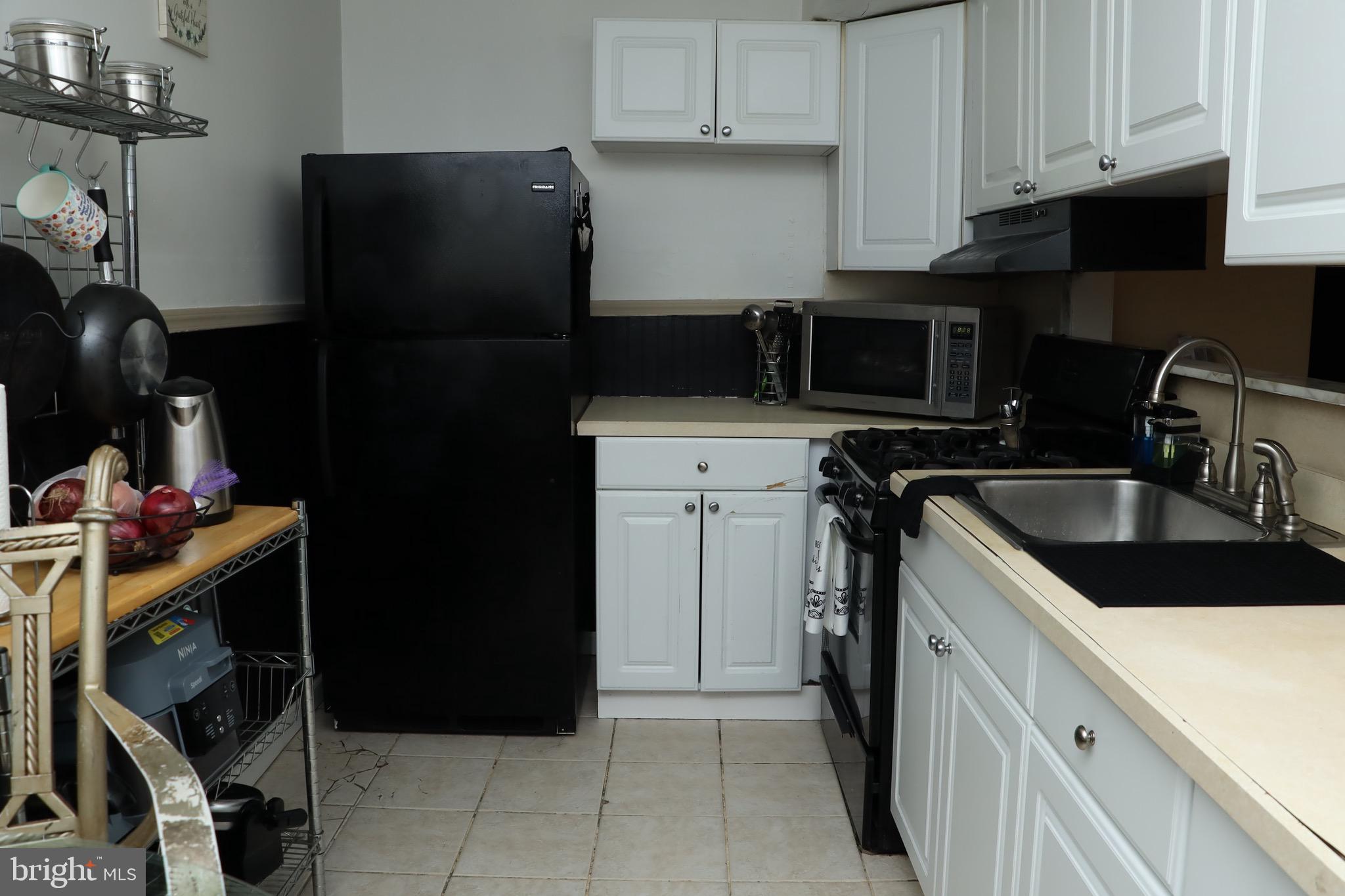 ELMWOOD PARK - Residential