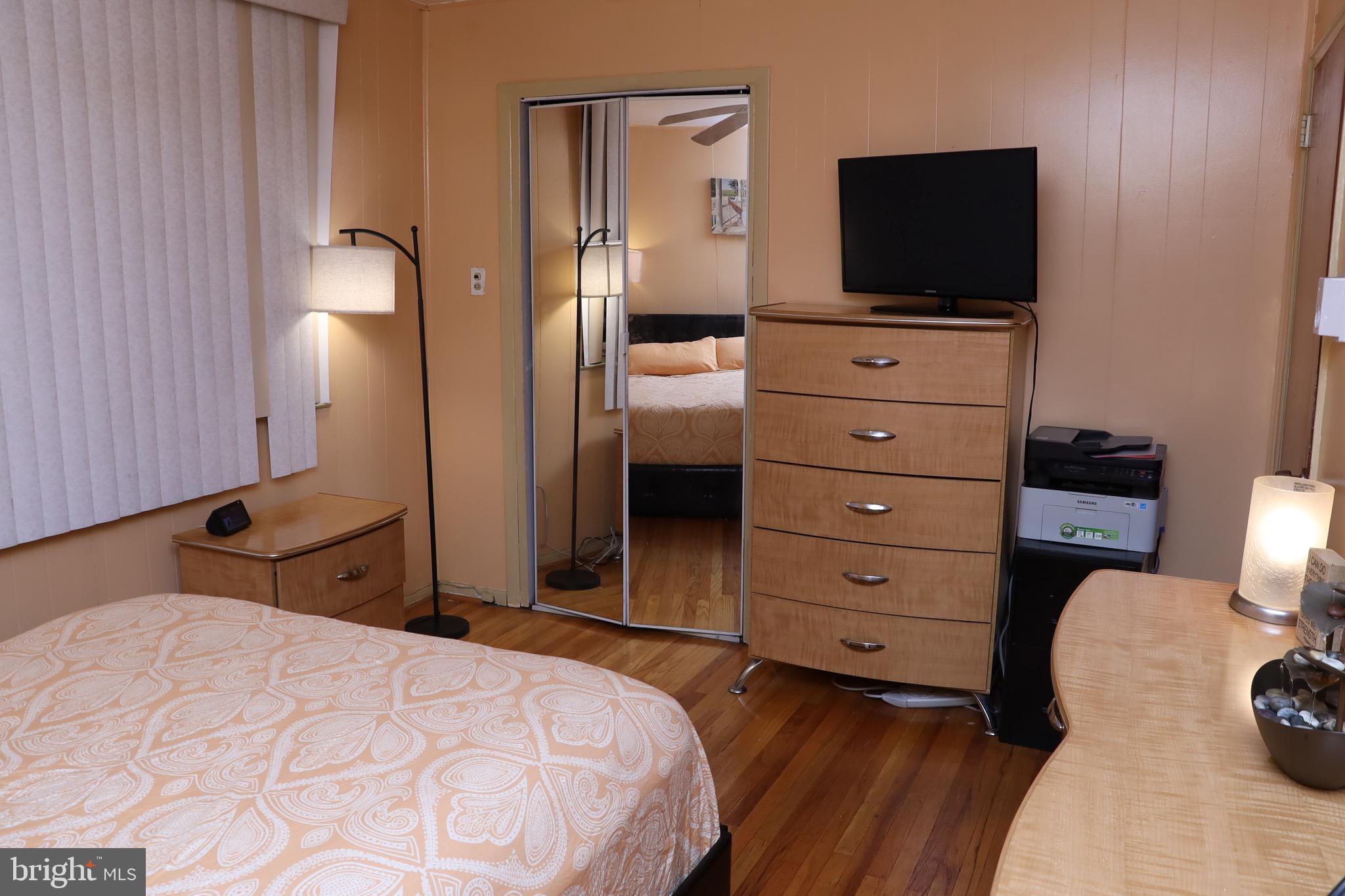 ELMWOOD PARK - Residential