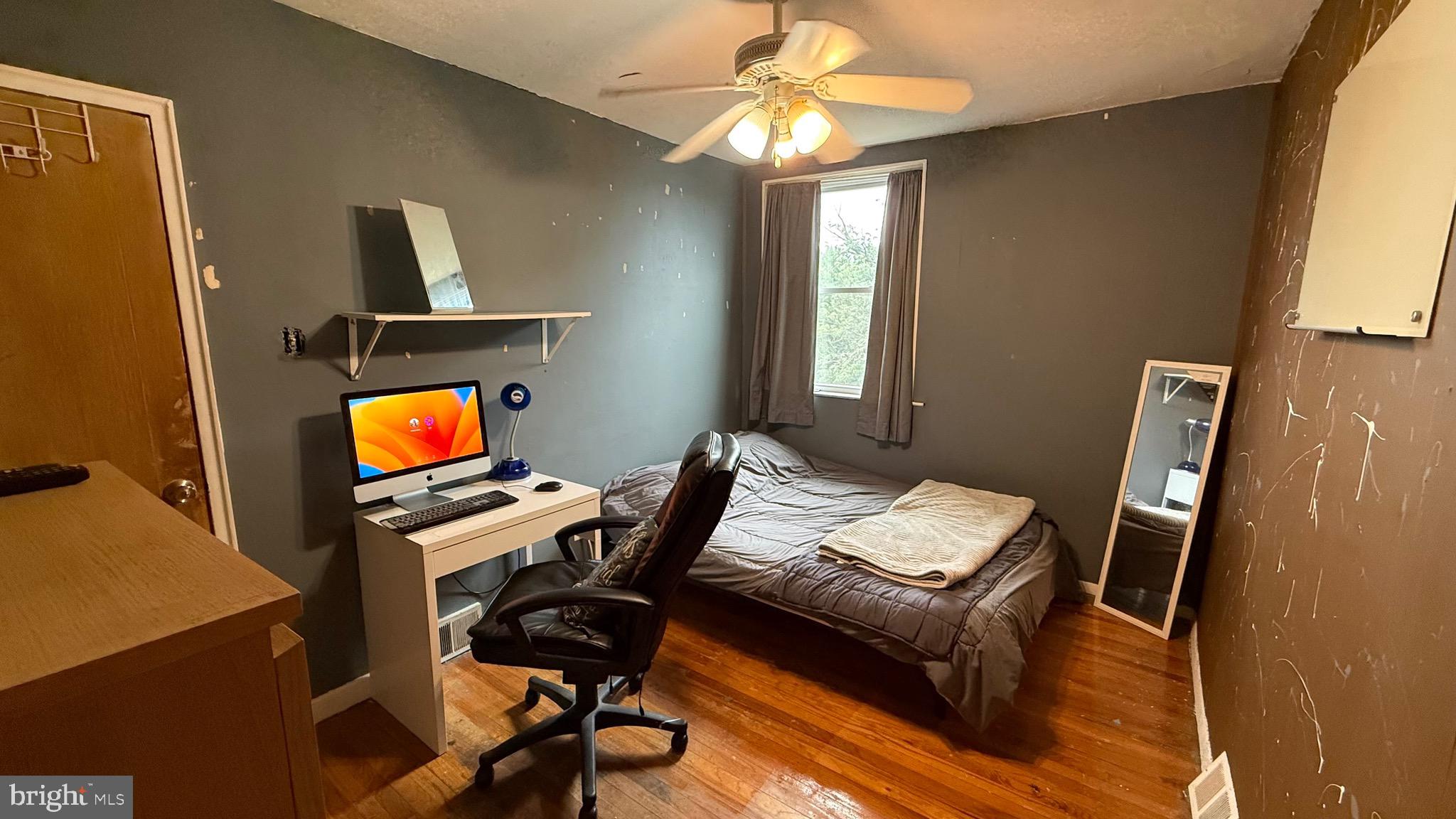 ELMWOOD PARK - Residential