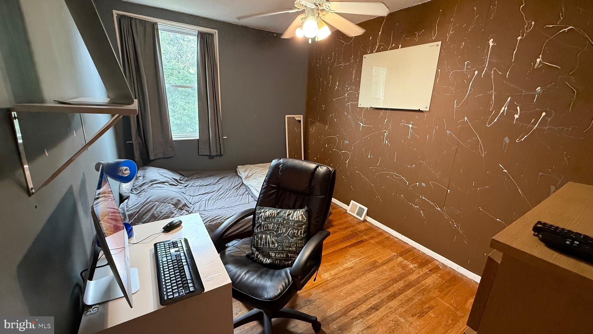 ELMWOOD PARK - Residential