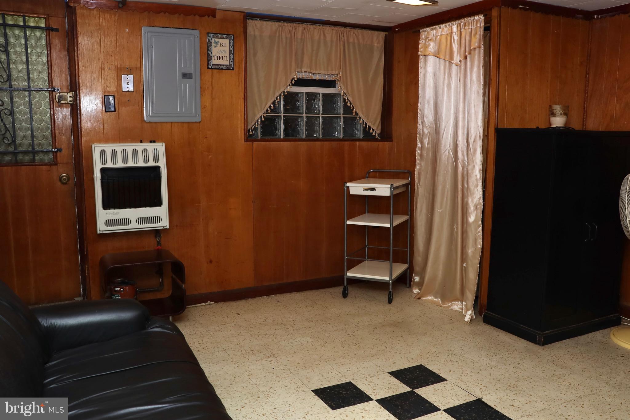 ELMWOOD PARK - Residential