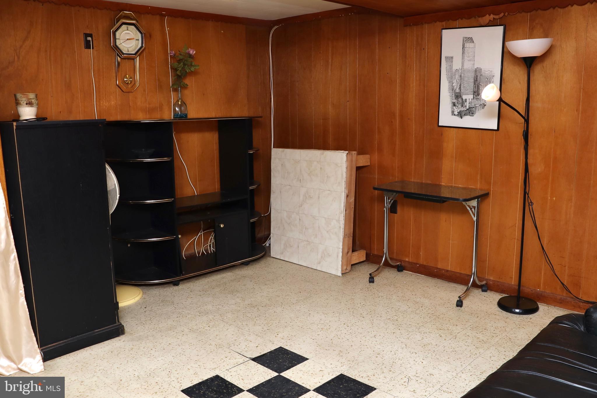 ELMWOOD PARK - Residential