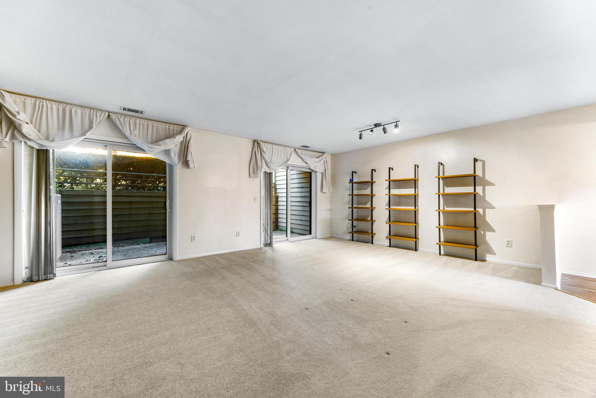 6909 JONES VIEW DRIVE 1A