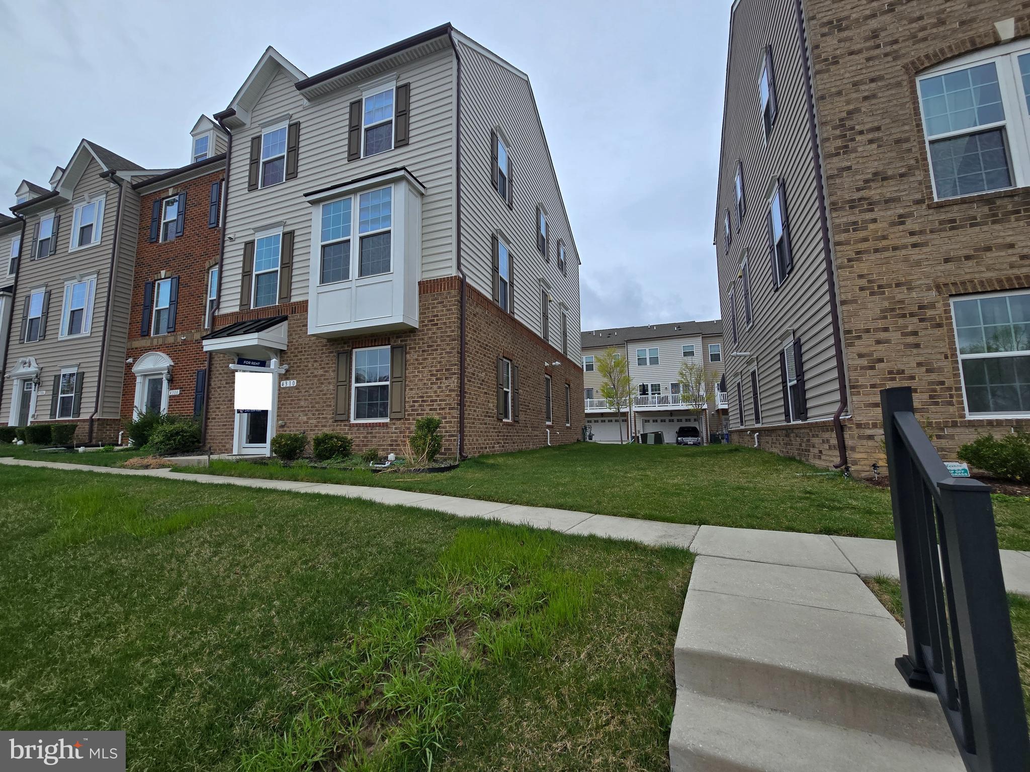 BALLARD GREEN - Residential Lease