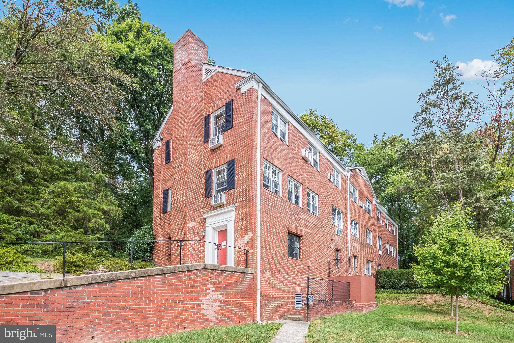 PARKFAIRFAX - Residential Lease