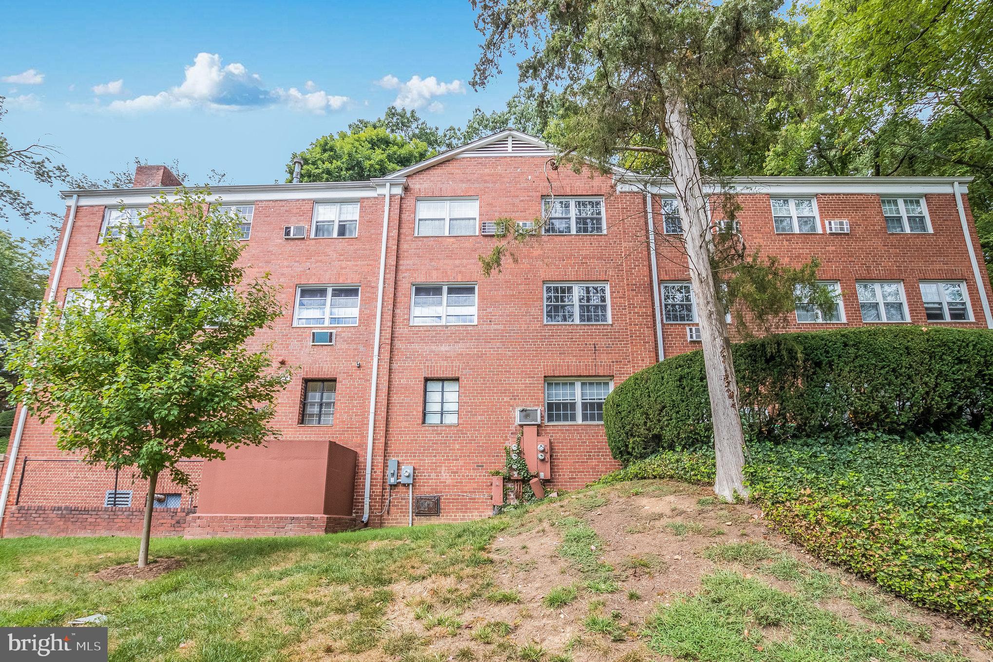 PARKFAIRFAX - Residential Lease