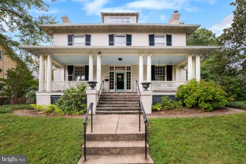 Photo of 400 N View Terrace, ALEXANDRIA, VA 22301 (MLS # VAAX2067456)
