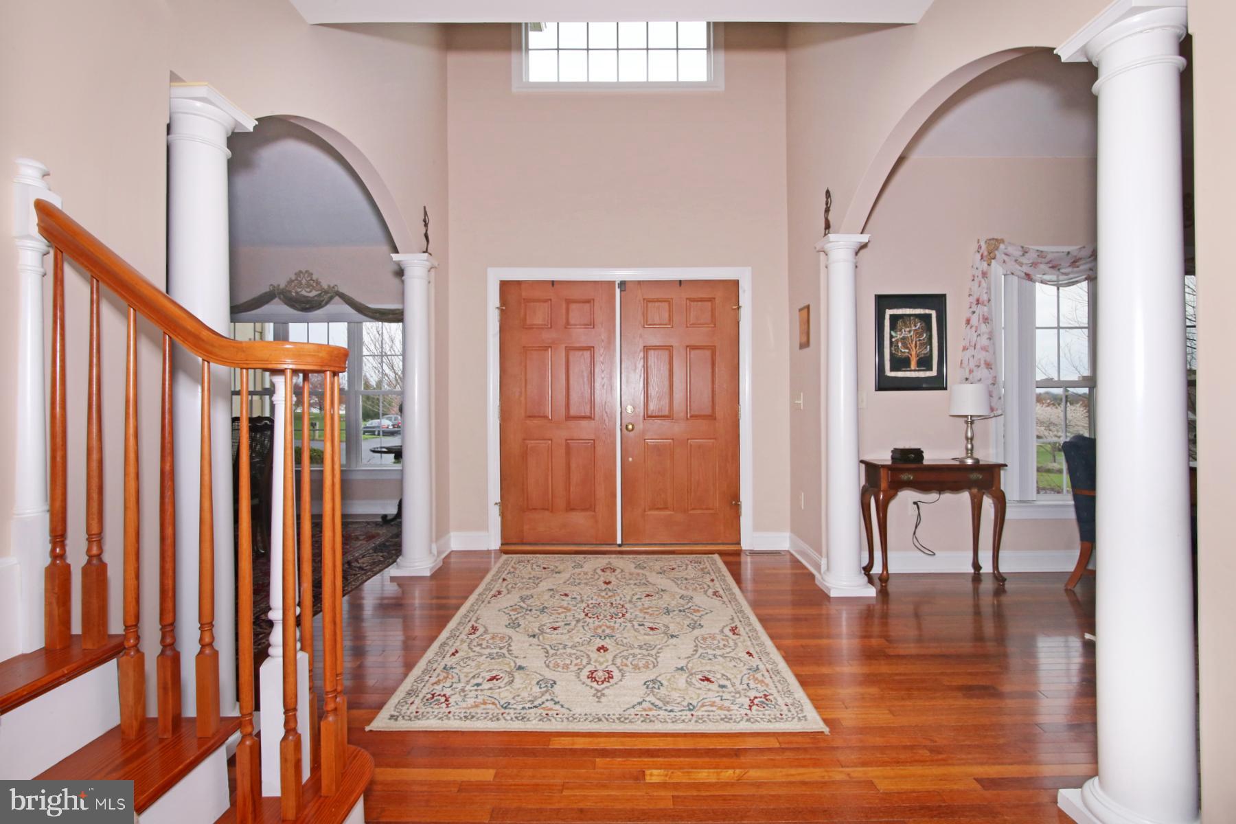 931 MEADOWOOD CIRCLE