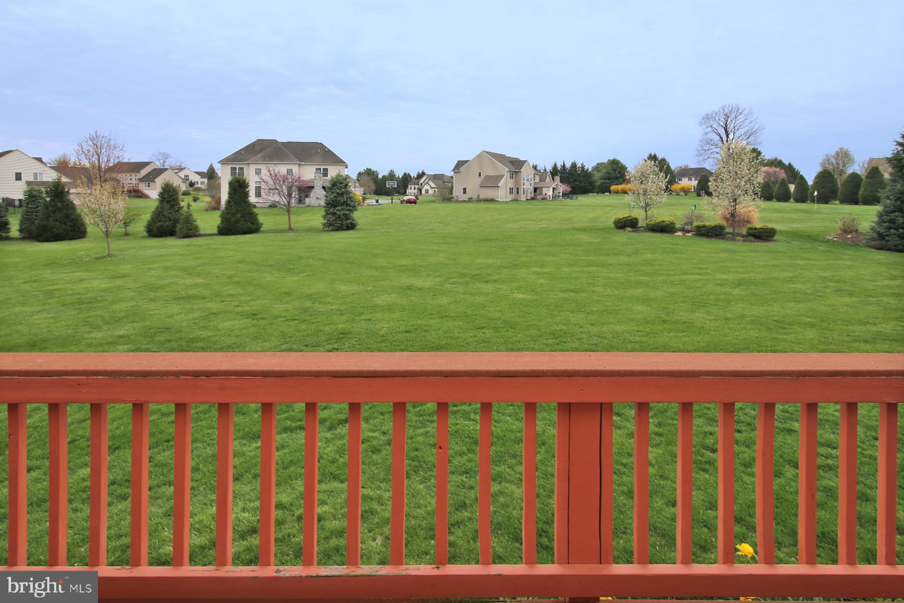 931 MEADOWOOD CIRCLE