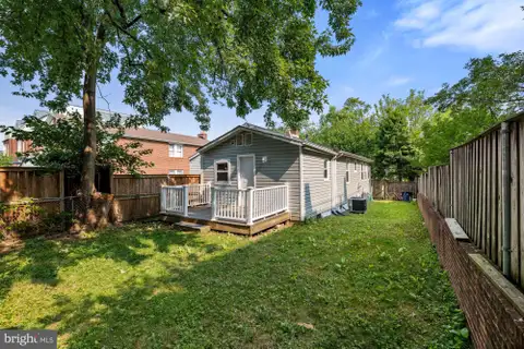 109 E Reed Avenue Unit 1/2, Alexandria, VA MLS: VAAX2064952