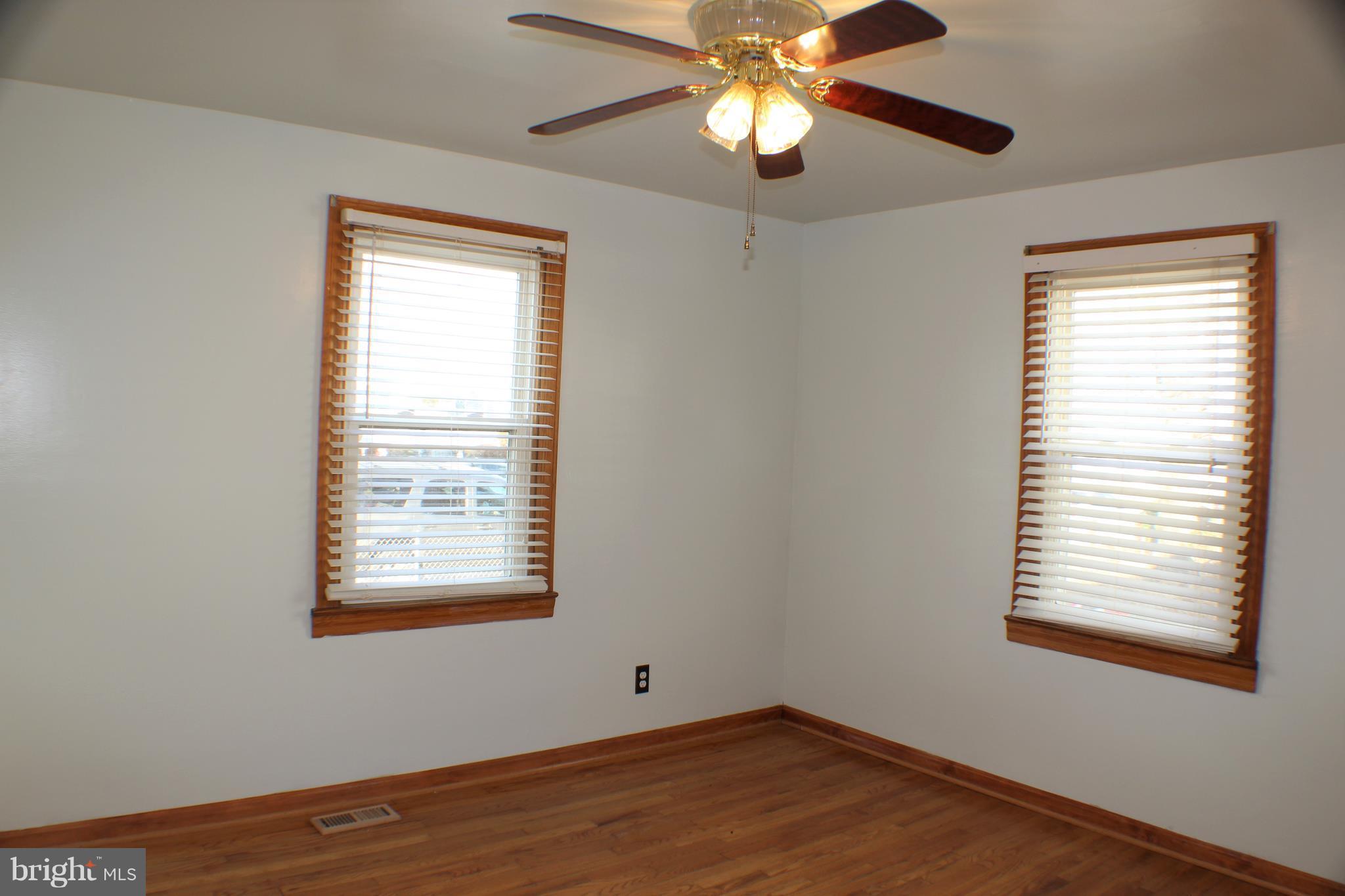 ESSEX - Residential Lease