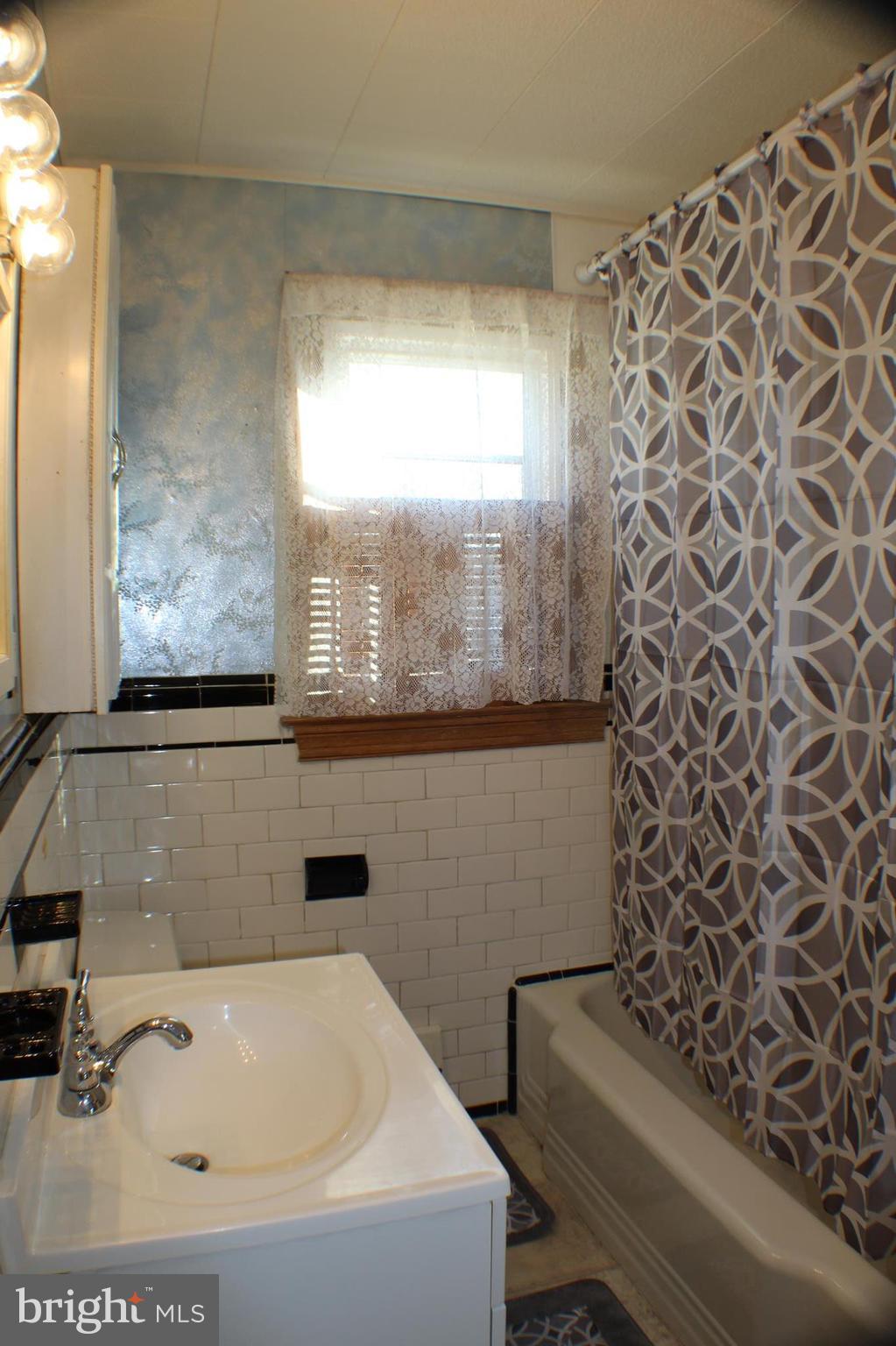 ESSEX - Residential Lease