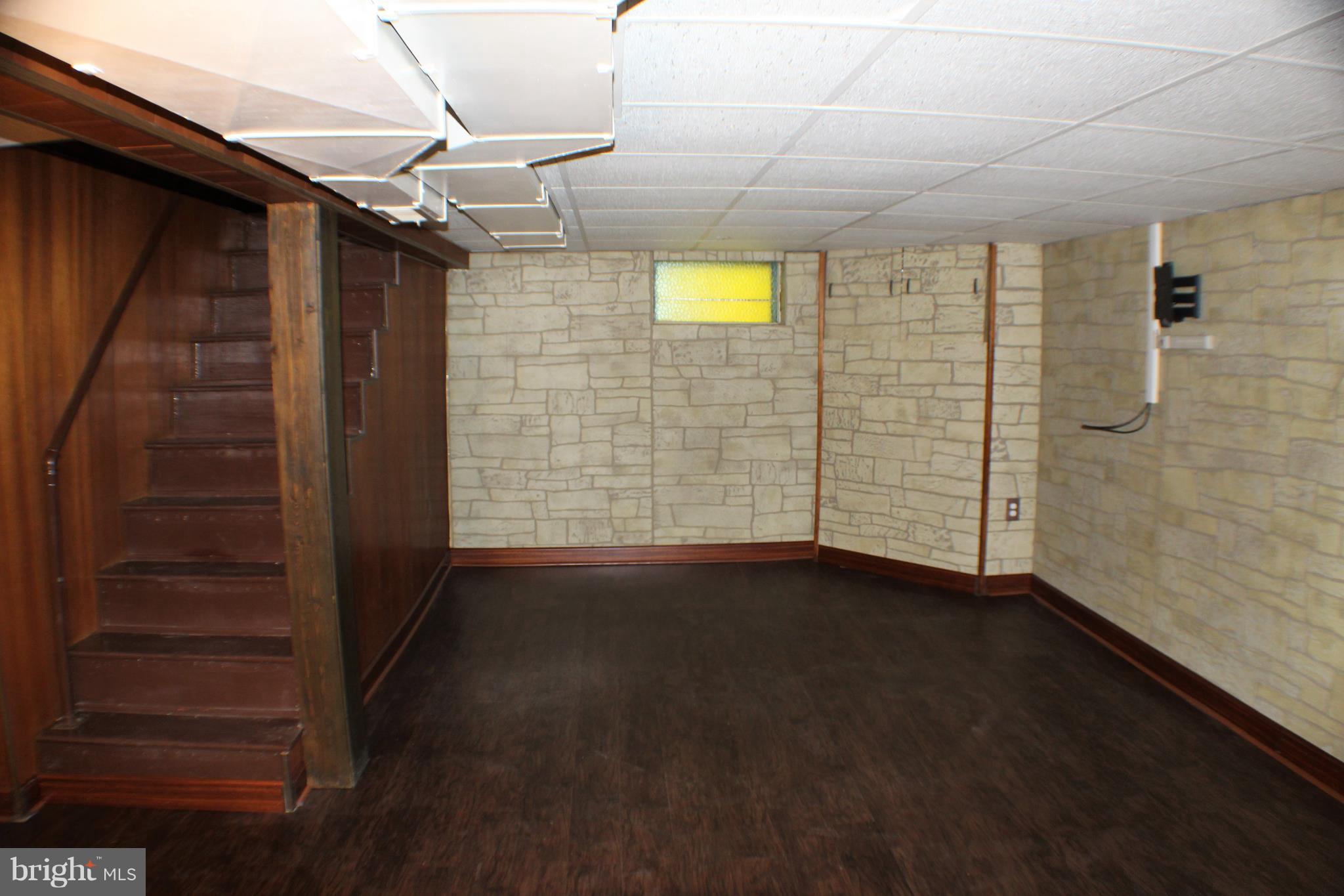 ESSEX - Residential Lease