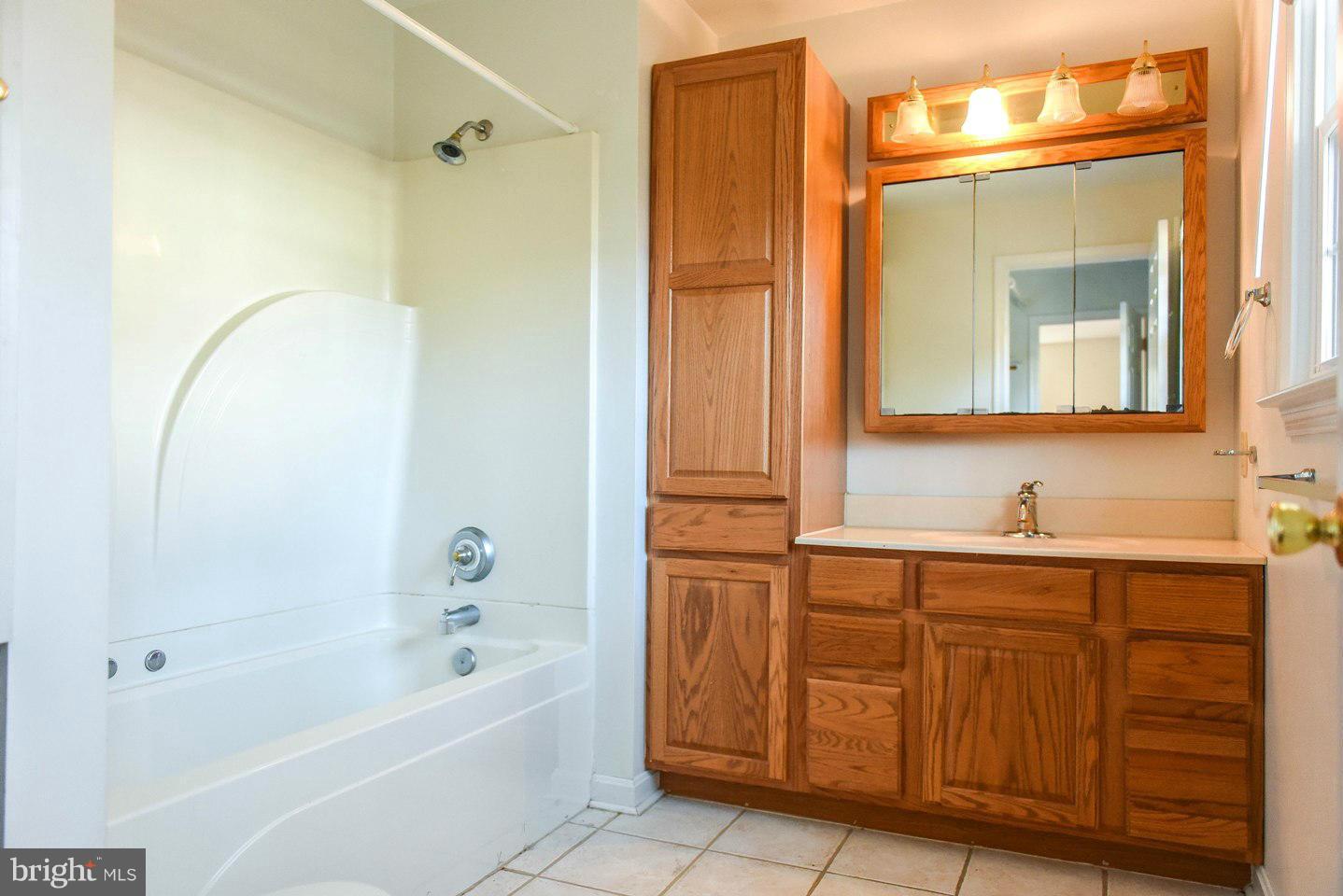 BRETON BAY ESTATES - Residential