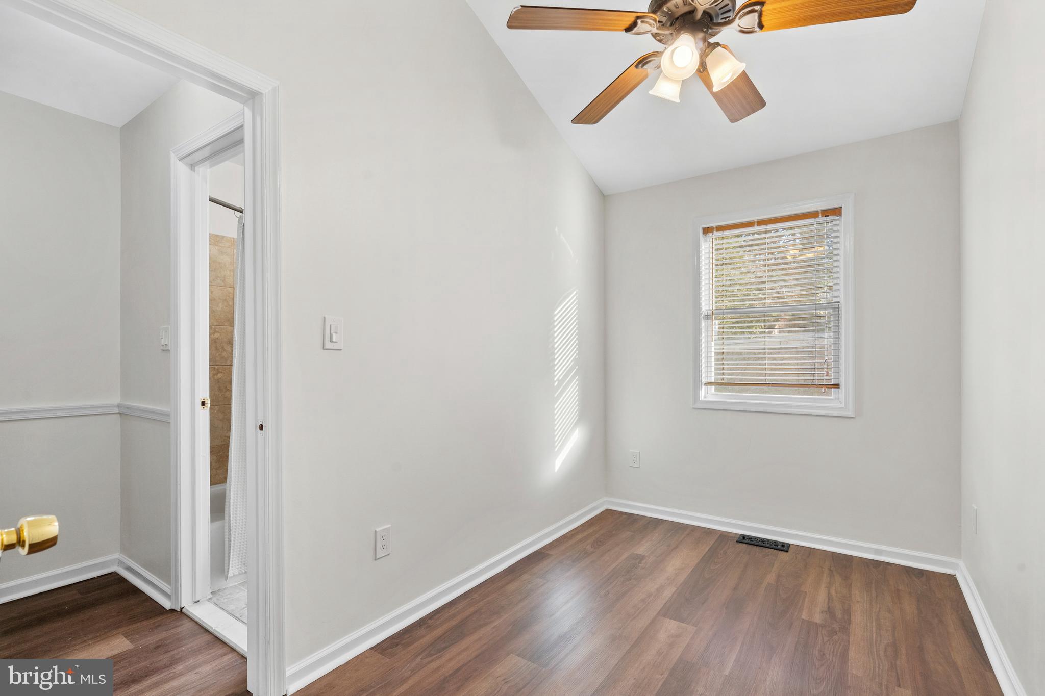 EAST FALLS - Residential