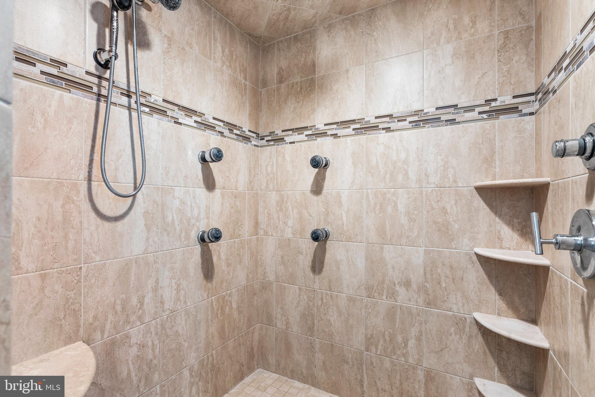 EAST FALLS - Residential