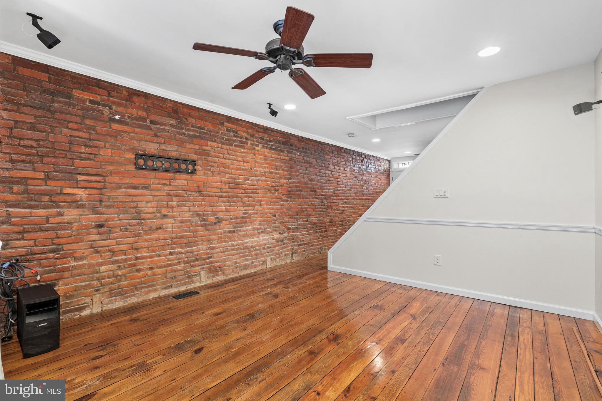 EAST FALLS - Residential