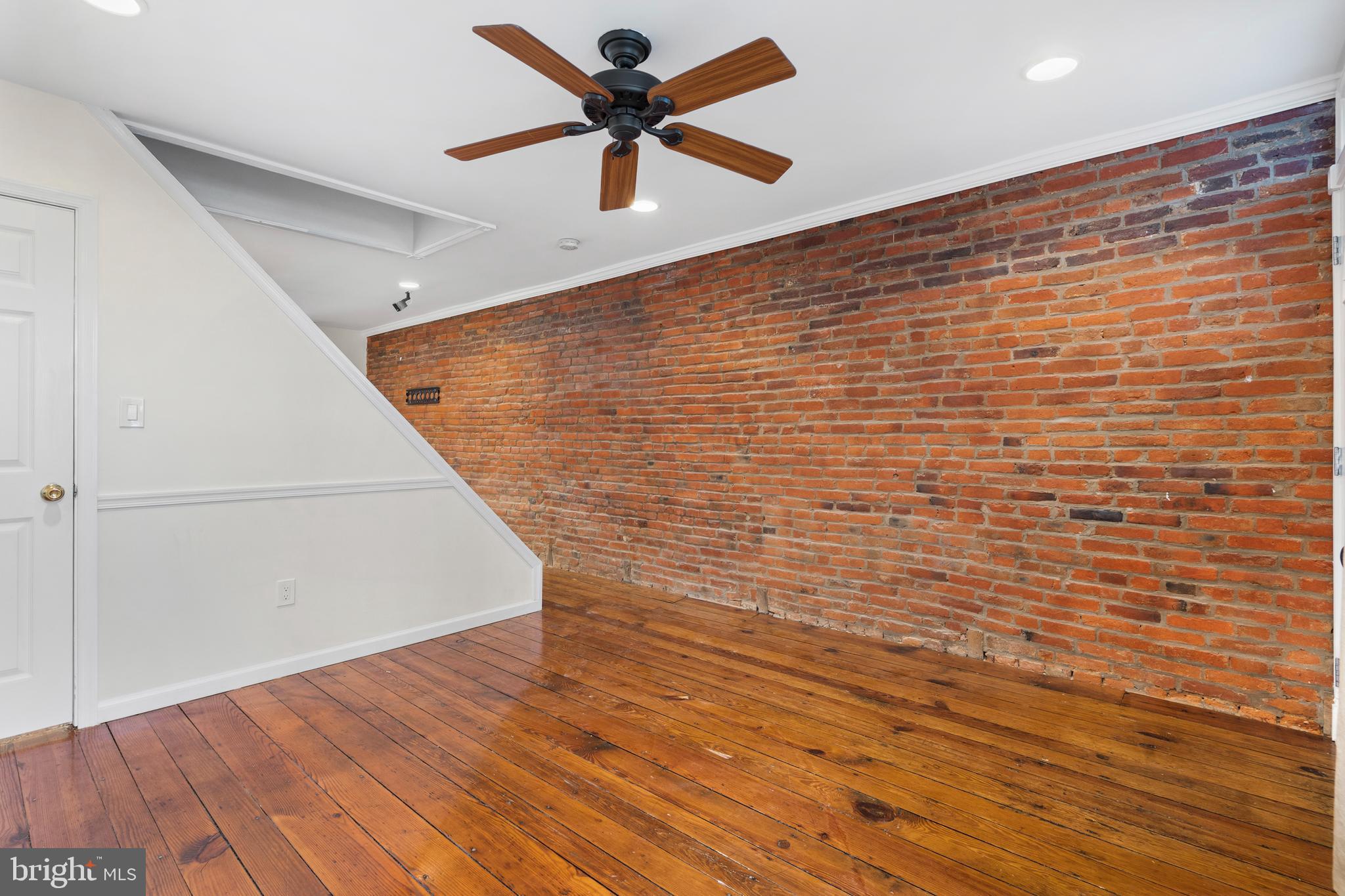 EAST FALLS - Residential