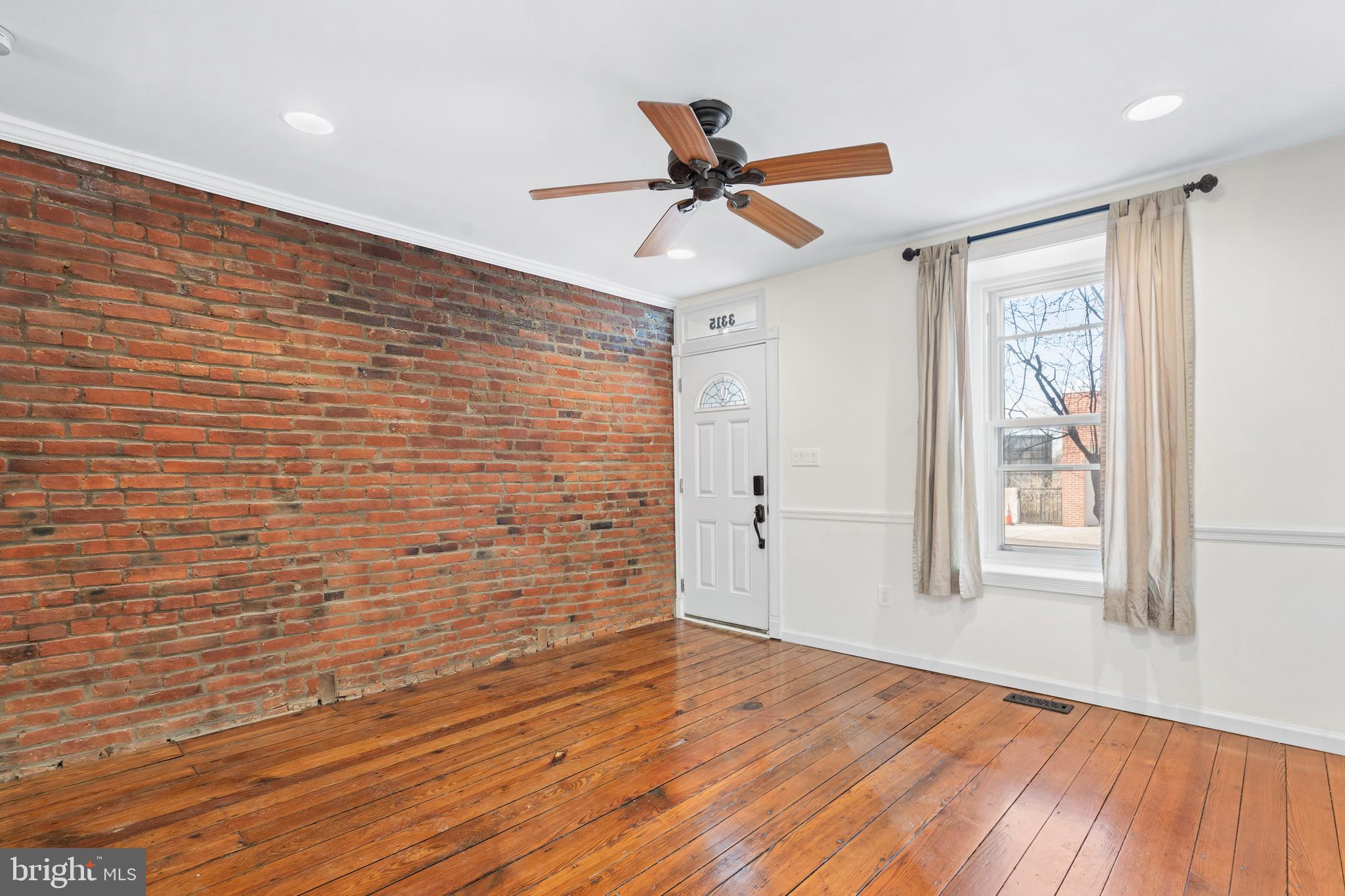 EAST FALLS - Residential