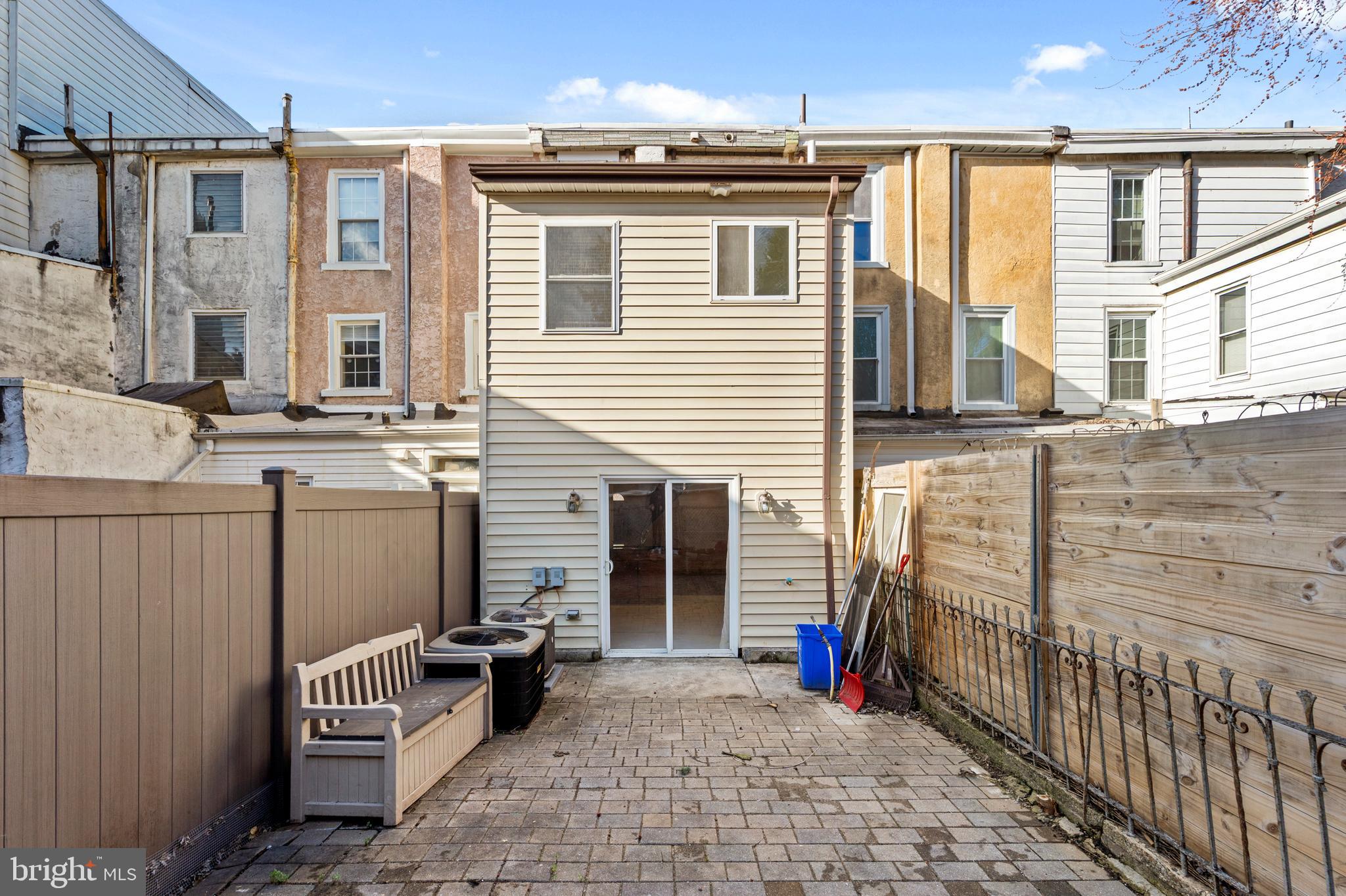 EAST FALLS - Residential