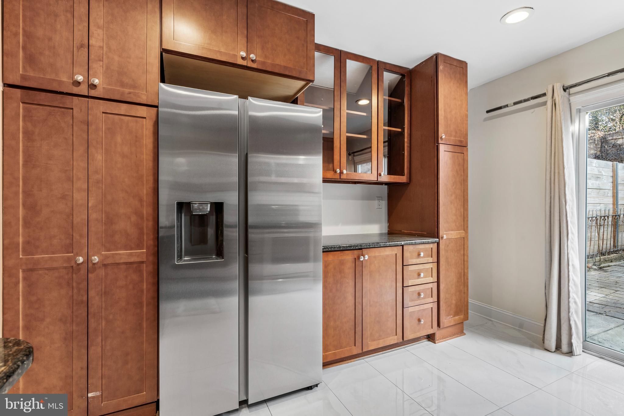 EAST FALLS - Residential