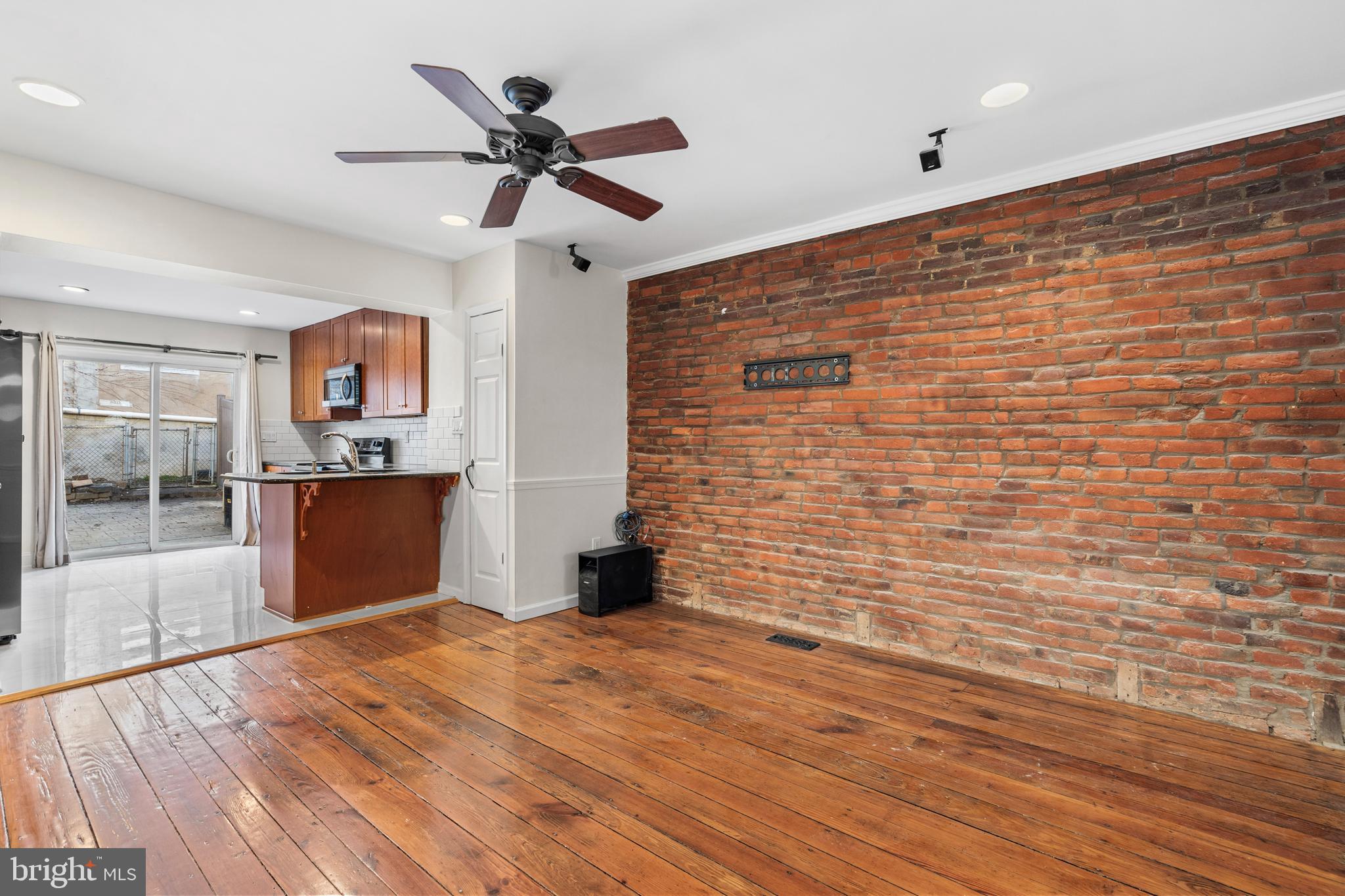 EAST FALLS - Residential