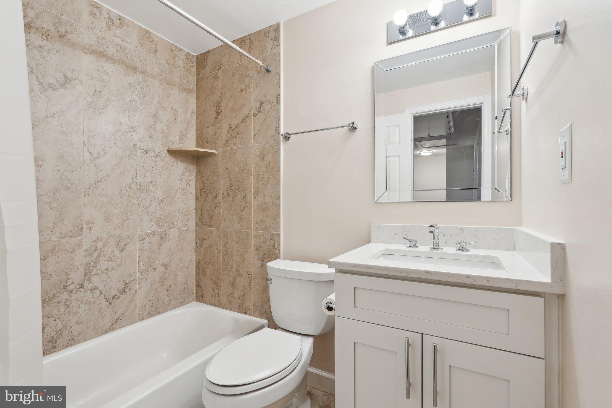 PINEWOOD LAKE - Residential Lease