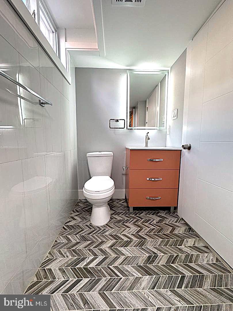 ROXBOROUGH - Residential