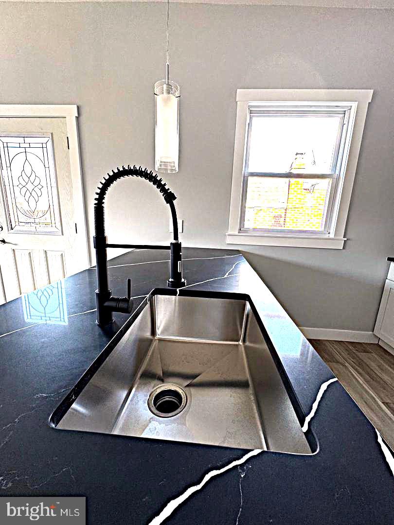 ROXBOROUGH - Residential