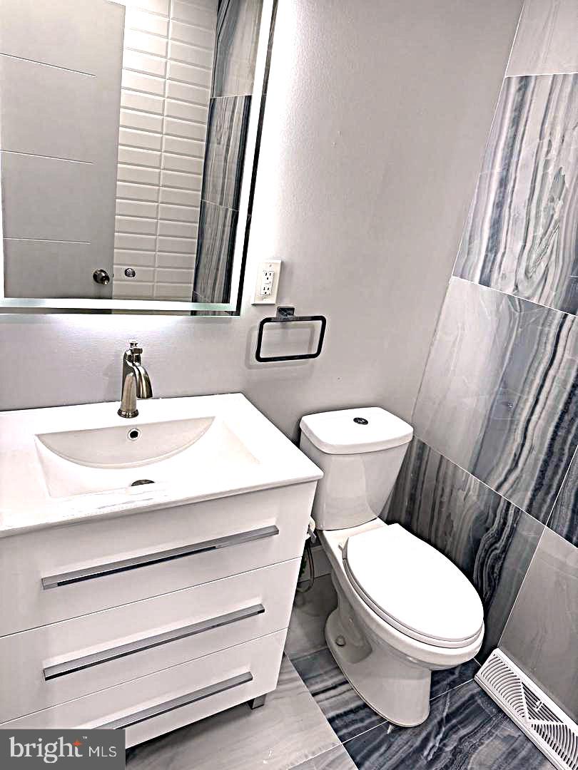 ROXBOROUGH - Residential