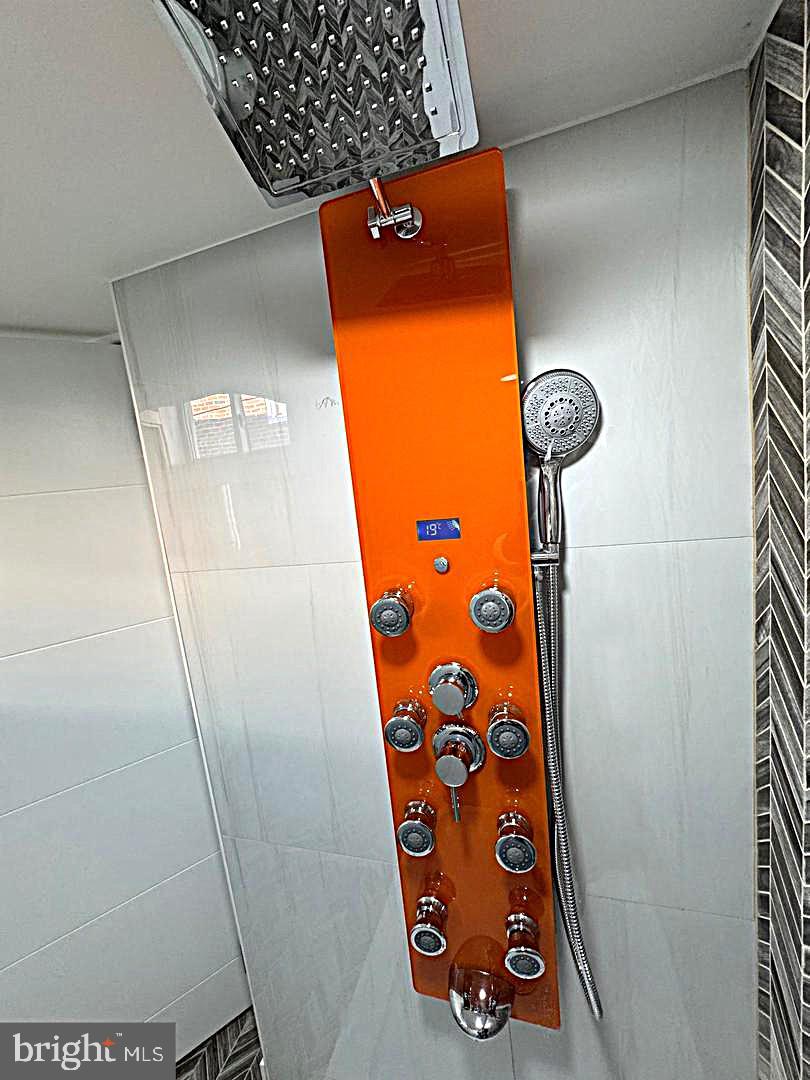 ROXBOROUGH - Residential