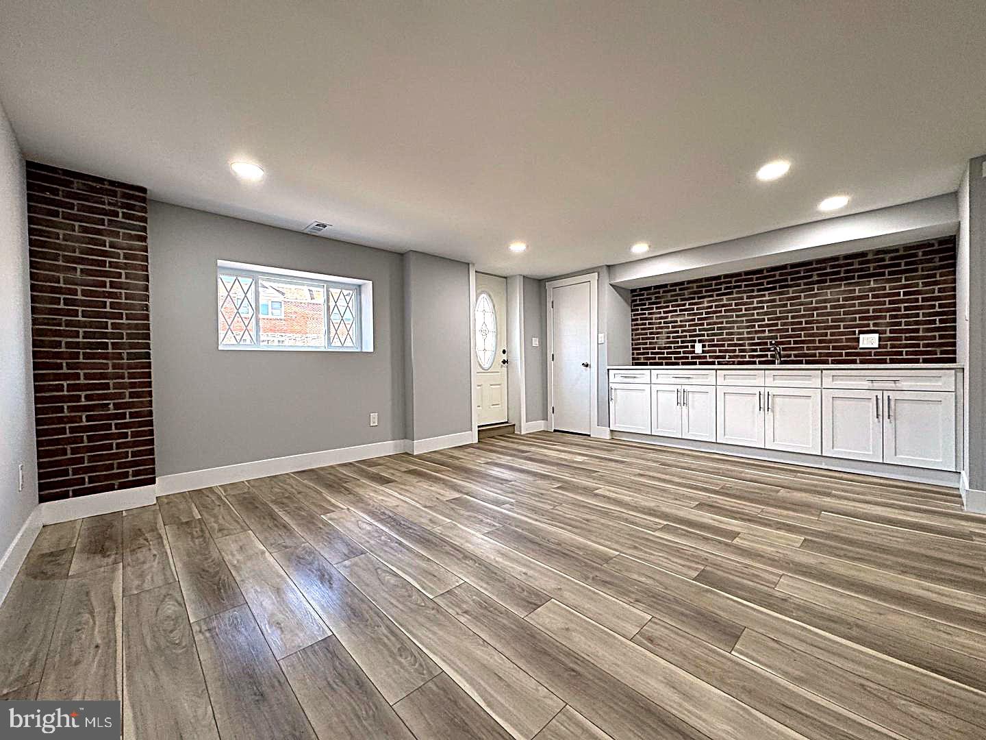 ROXBOROUGH - Residential