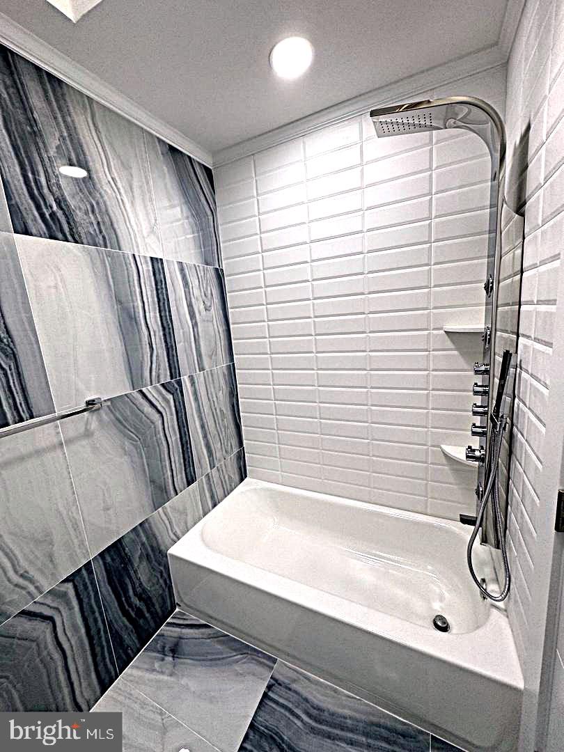 ROXBOROUGH - Residential