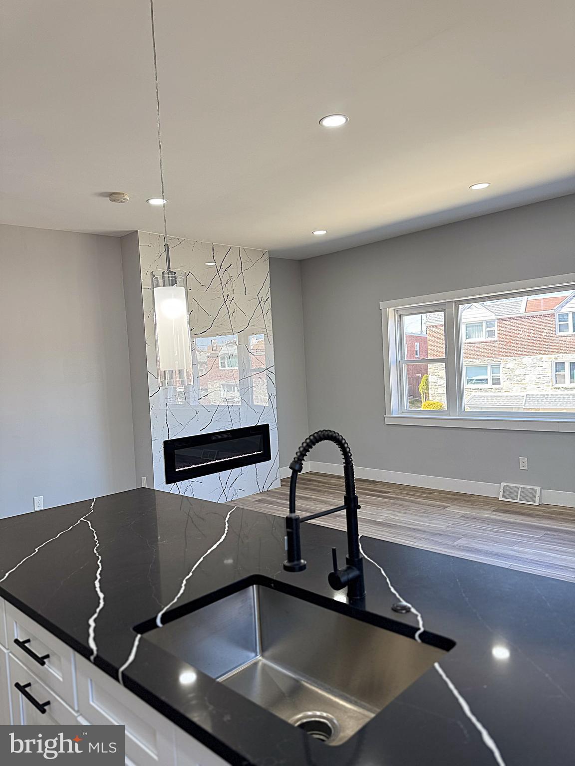 ROXBOROUGH - Residential