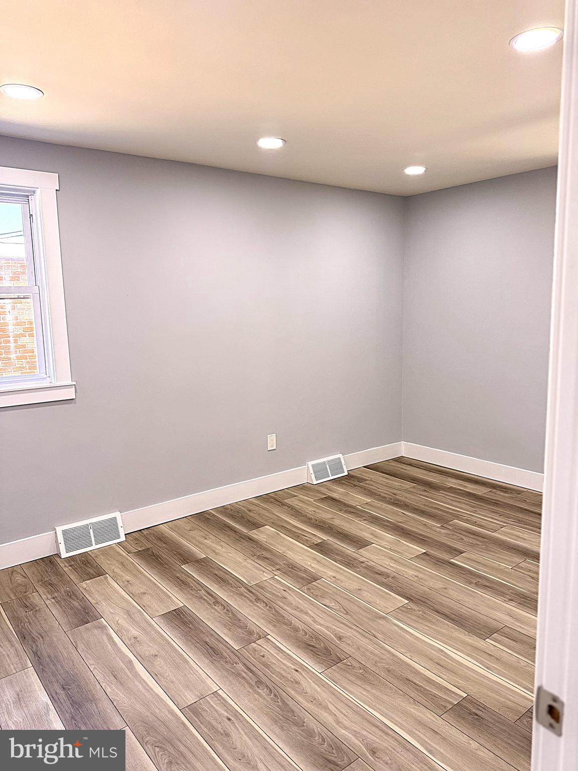 ROXBOROUGH - Residential