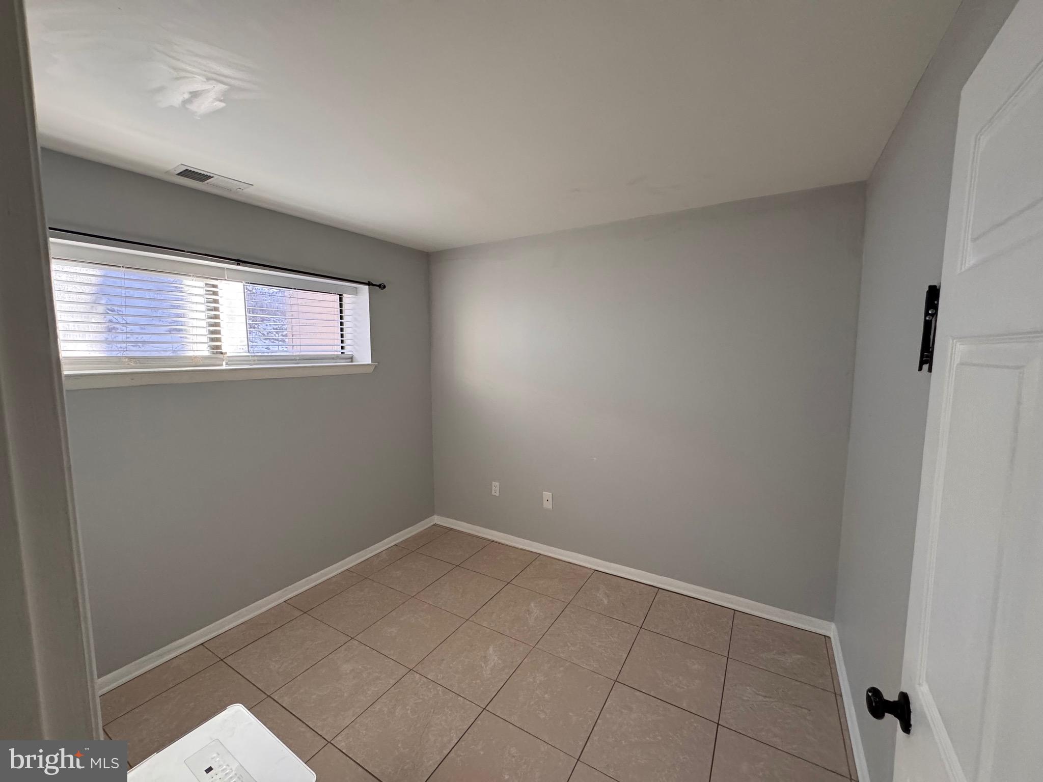 LODGE AT MCDONGH - Residential Lease