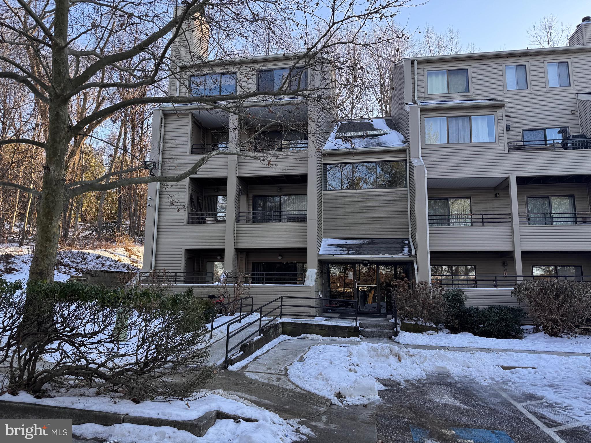 LODGE AT MCDONGH - Residential Lease