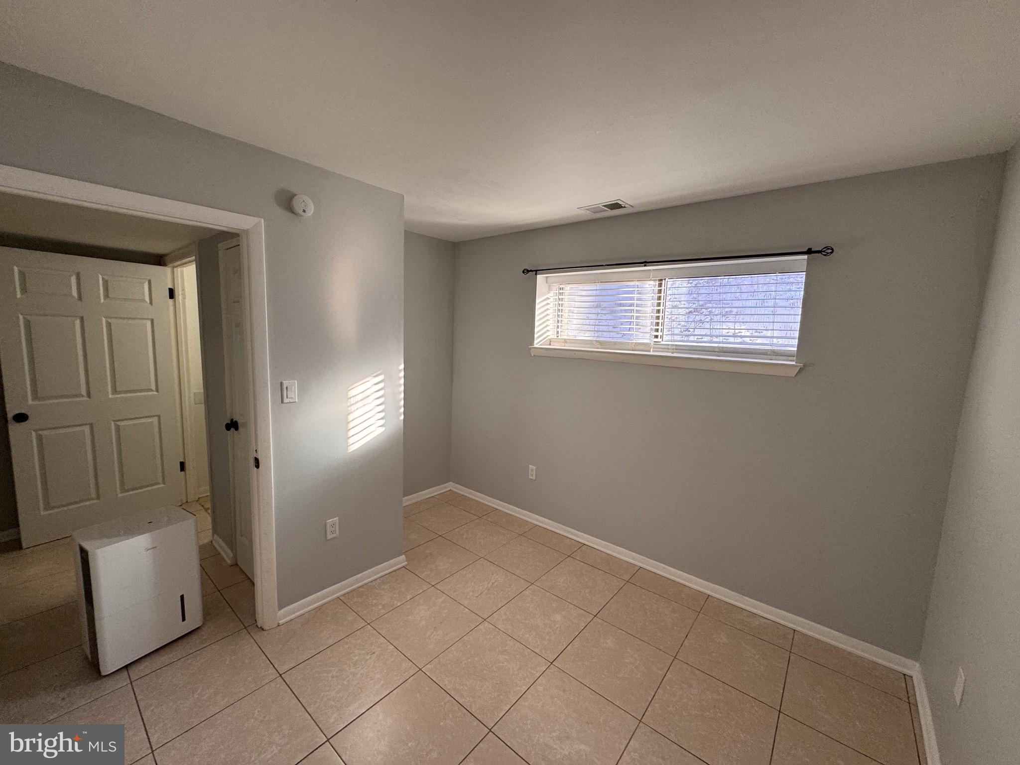 LODGE AT MCDONGH - Residential Lease