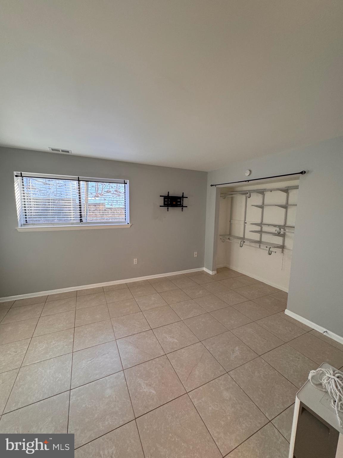 LODGE AT MCDONGH - Residential Lease