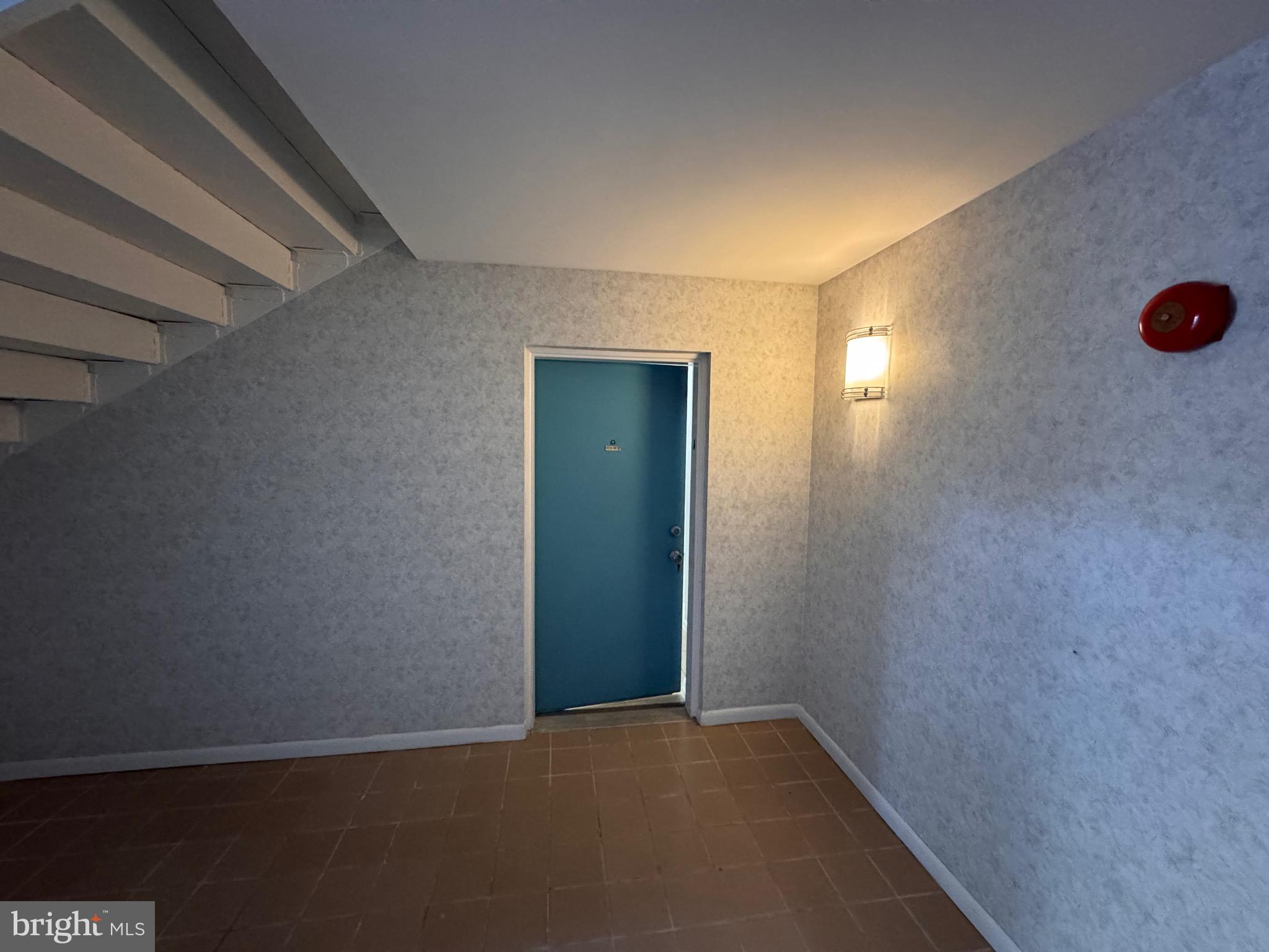 LODGE AT MCDONGH - Residential Lease