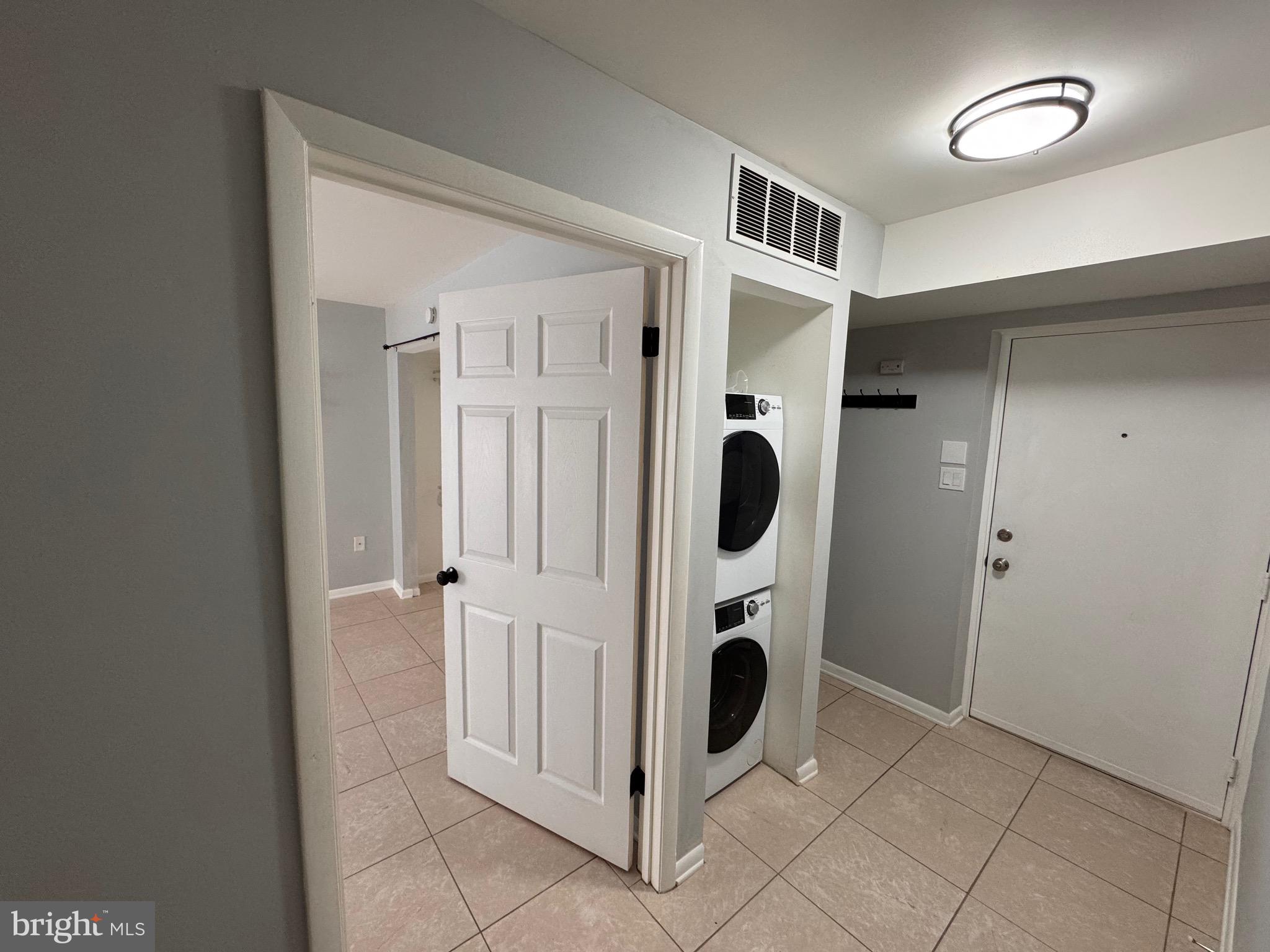 LODGE AT MCDONGH - Residential Lease